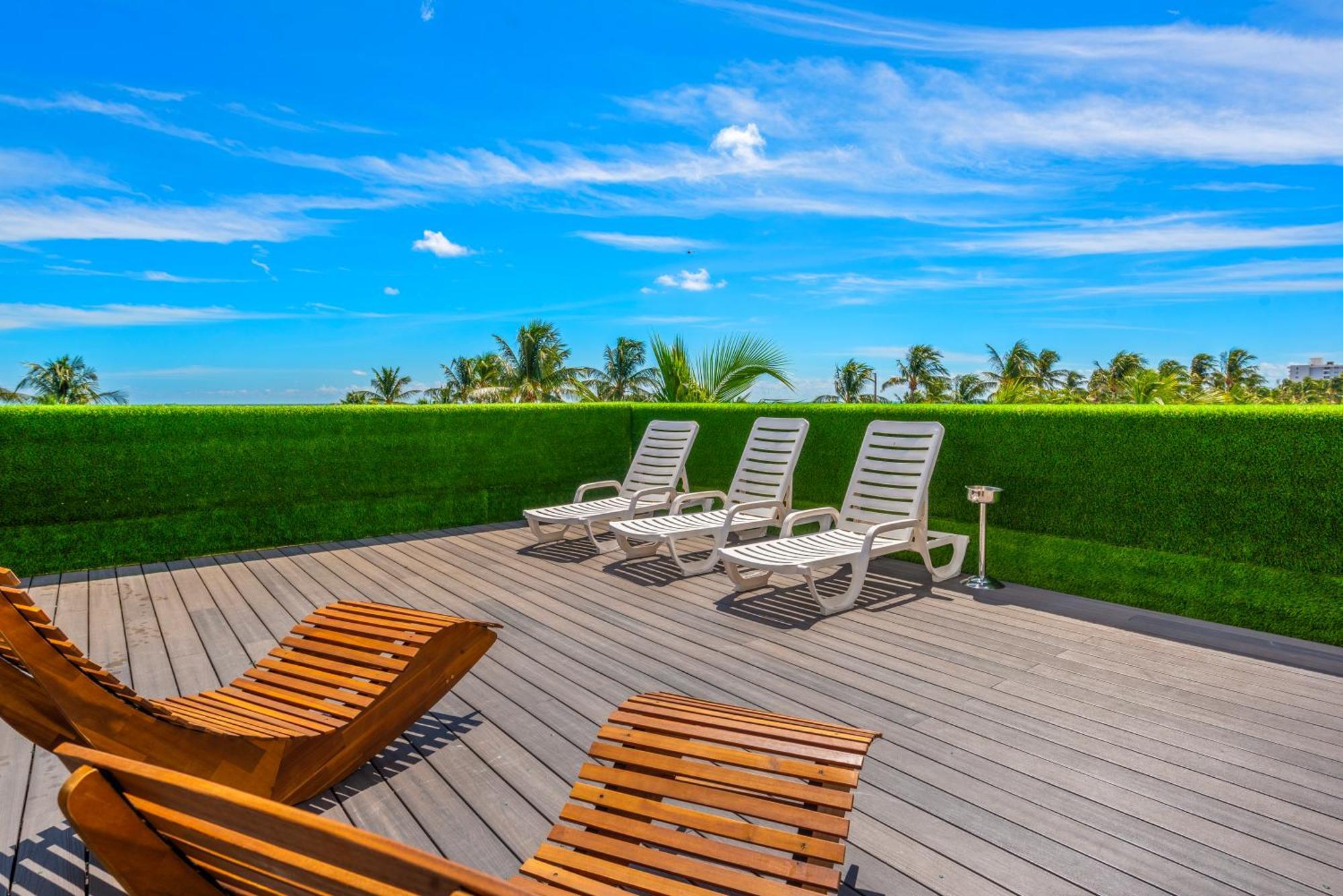 Sobe Suites In Miami Beach Exterior photo